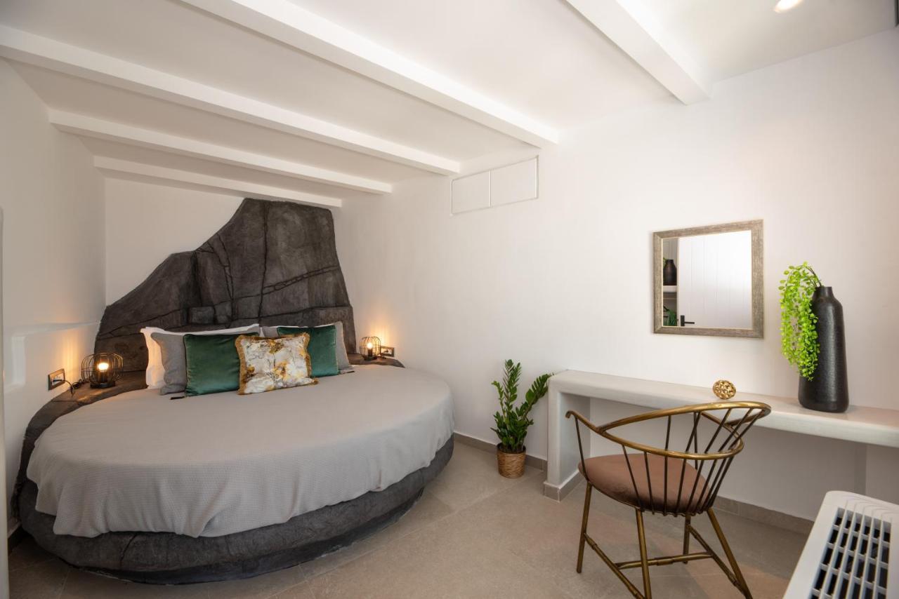 Daydream Luxury Suites Тира Экстерьер фото