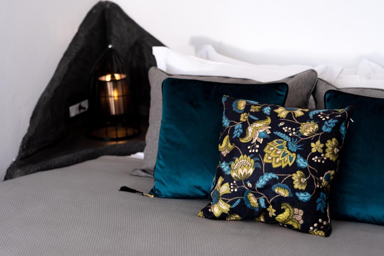 Daydream Luxury Suites Тира Экстерьер фото