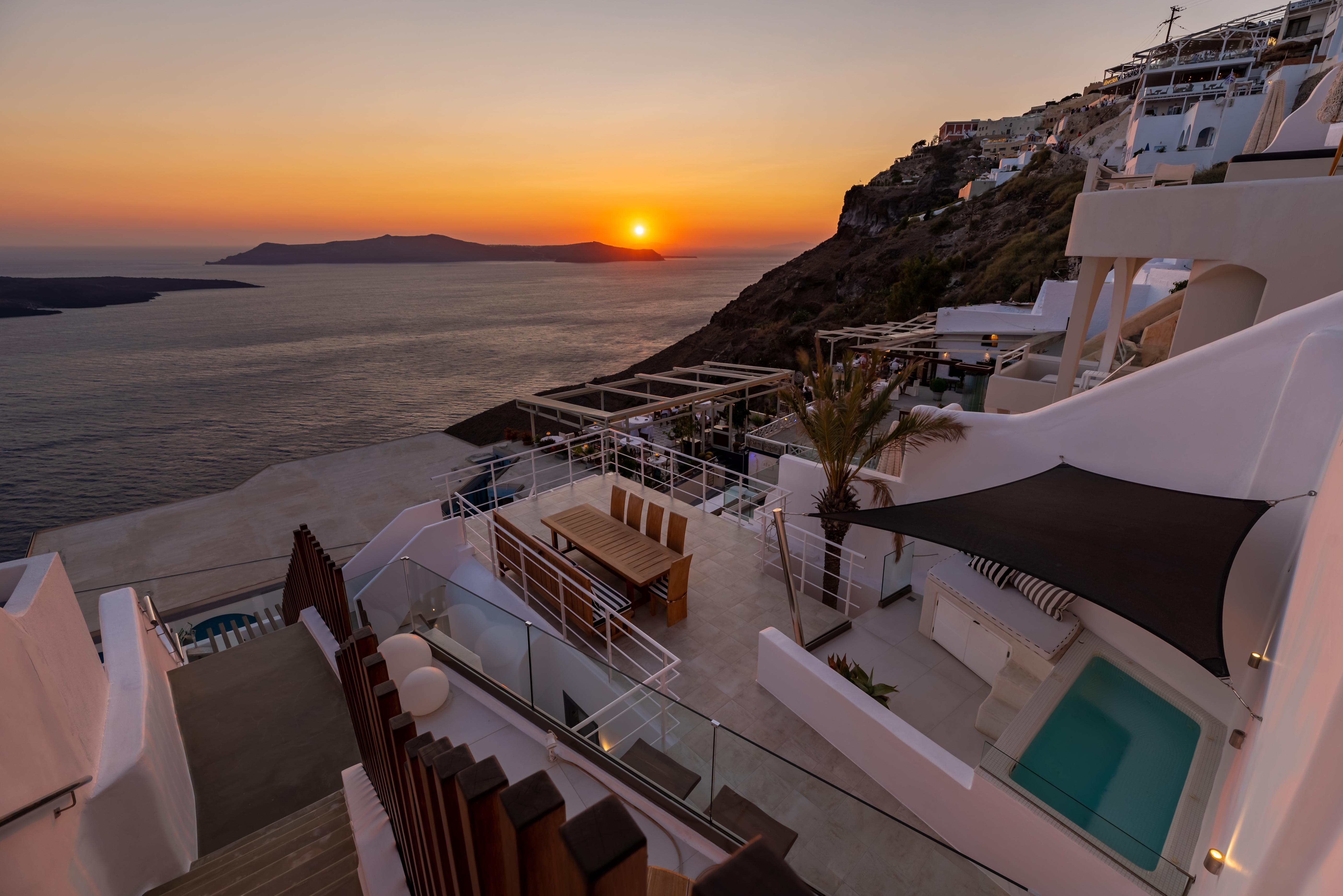 Daydream Luxury Suites Тира Экстерьер фото